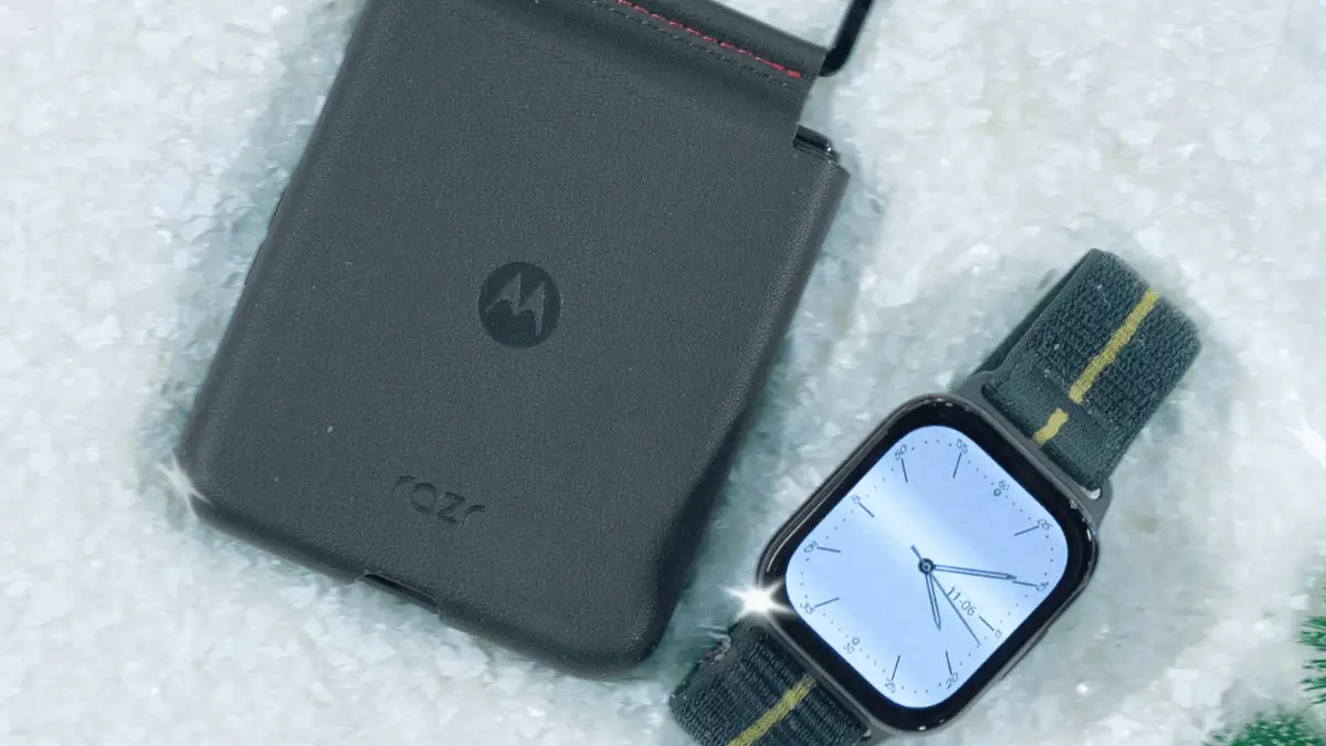 "Win a razr Ultra Smartphone and Accessories!"